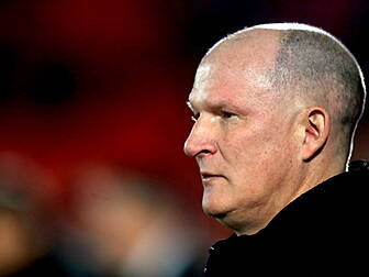Simon Grayson takes over at Bl...